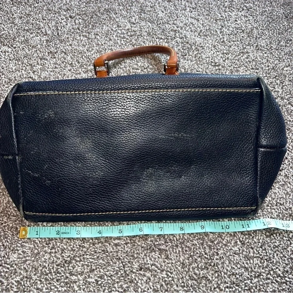 Vintage Dooney & Bourke Black Pebbled Grain Leather Hand Bag ❤️